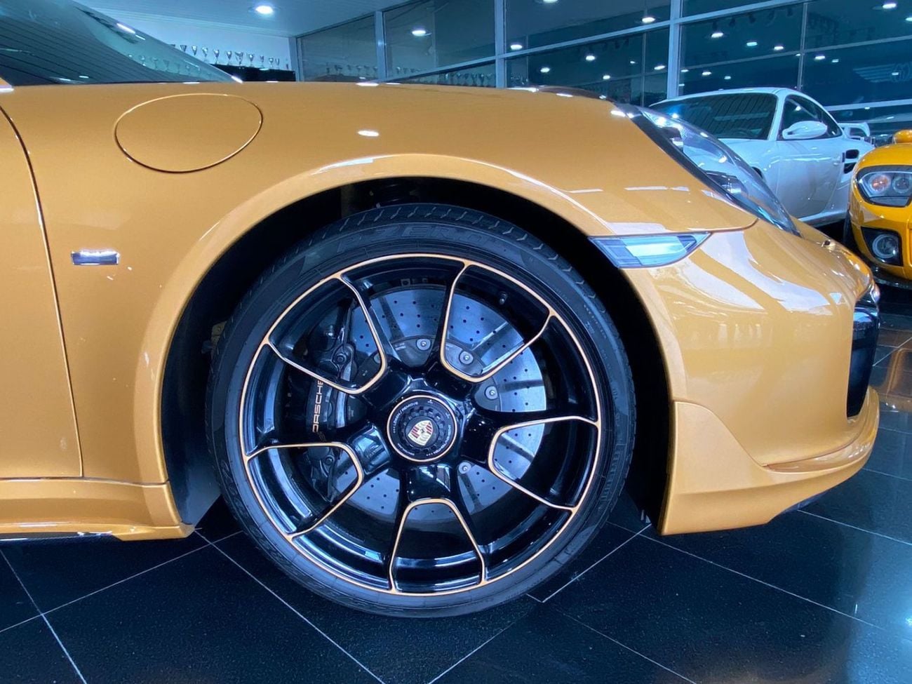 بورش 911 TURBO S EXCLUSIVE SERIES