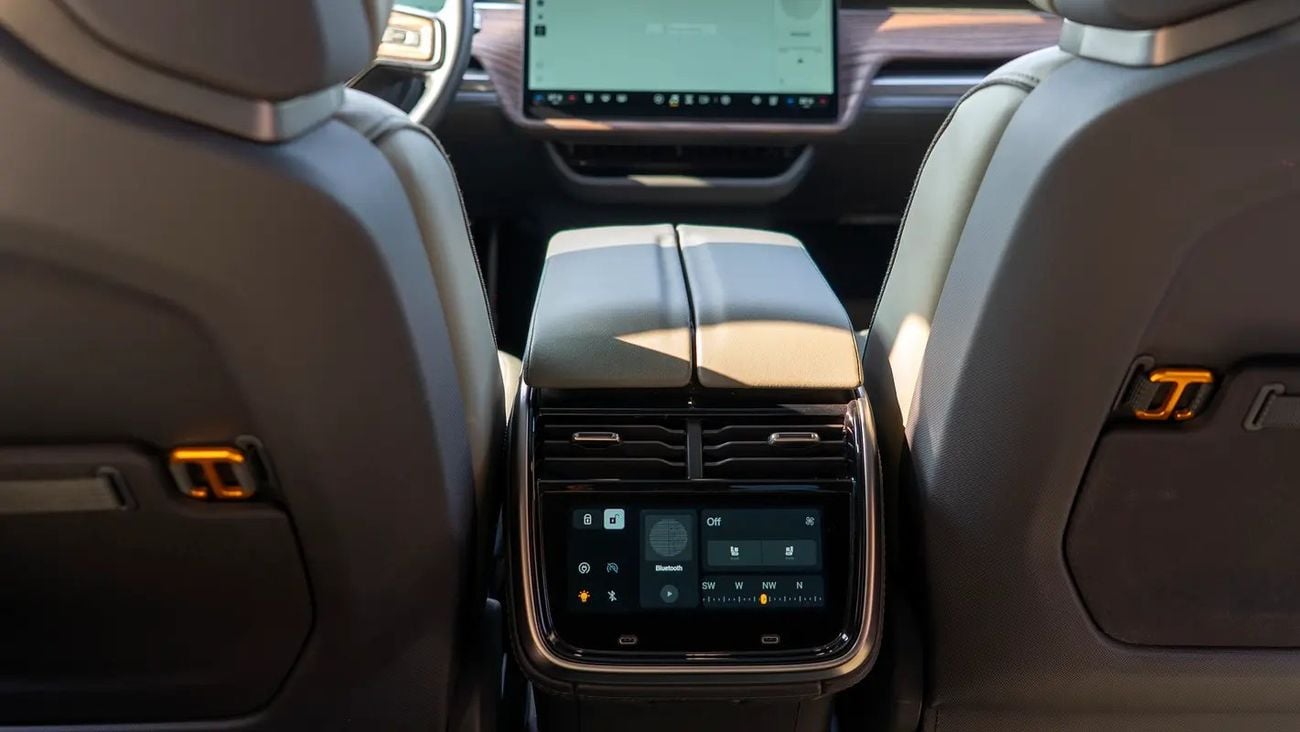 ريفيان R1T Adventure | Large Battery | Full Options | Very Clean and Low Mileage