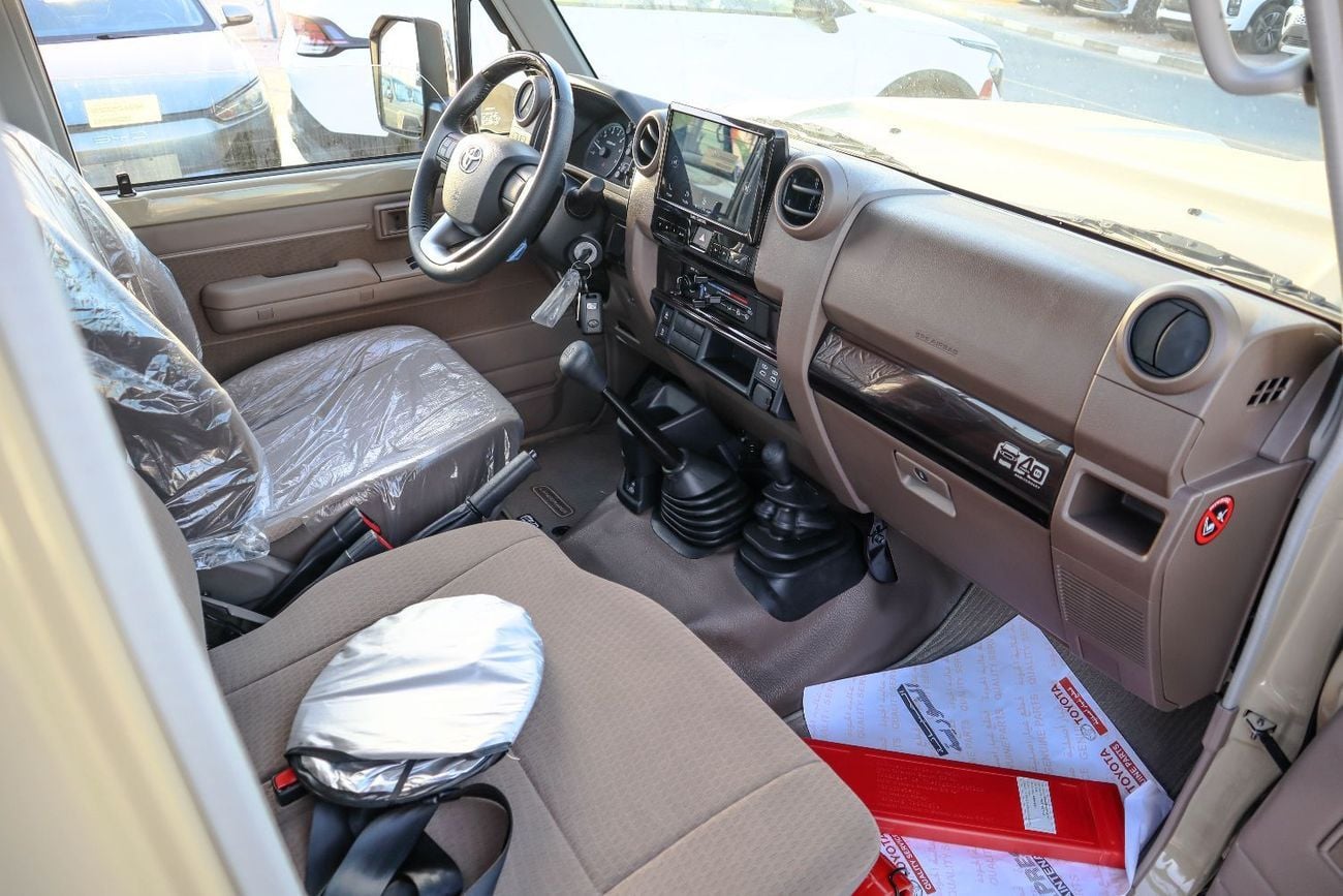 تويوتا لاند كروزر بيك آب Std 4.0L Single Cab Utility 4WD