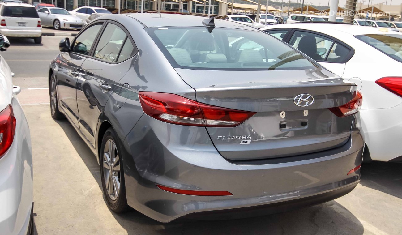 Hyundai Elantra SE