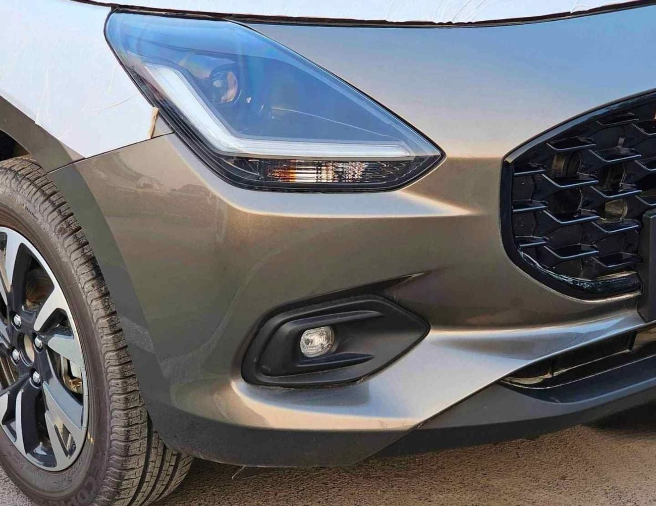سوزوكي سويفت GLX SUZUKI SWIFT GLX HYBRID || RADAR | PETROL AT 1.2L V4 (CODE # SWGLXFOH) GRAY 2026