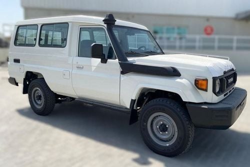 Toyota Land Cruiser 70 78 4.2L DIESEL MANUAL TRANSMISSION ( ONLY FOR RE EXPORT OUTSIDE GCC COUNTRIES)