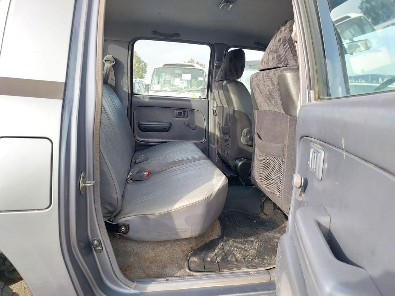 تويوتا هيلوكس (RAMADAN OFFER) TOYOTA HILUX PICKUP RHD 1999 MODEL 3.0 L DIESEL MANUAL(PM18236)