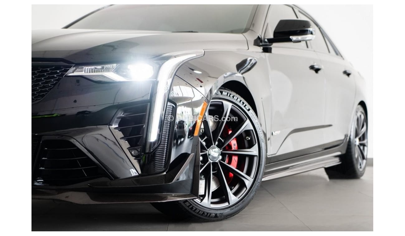 كاديلاك CT4 CT4-V 2022 Cadillac CT4 V-Spec Blacking / Carbon Fibre Pack / 5 Year Warranty & Service Pack