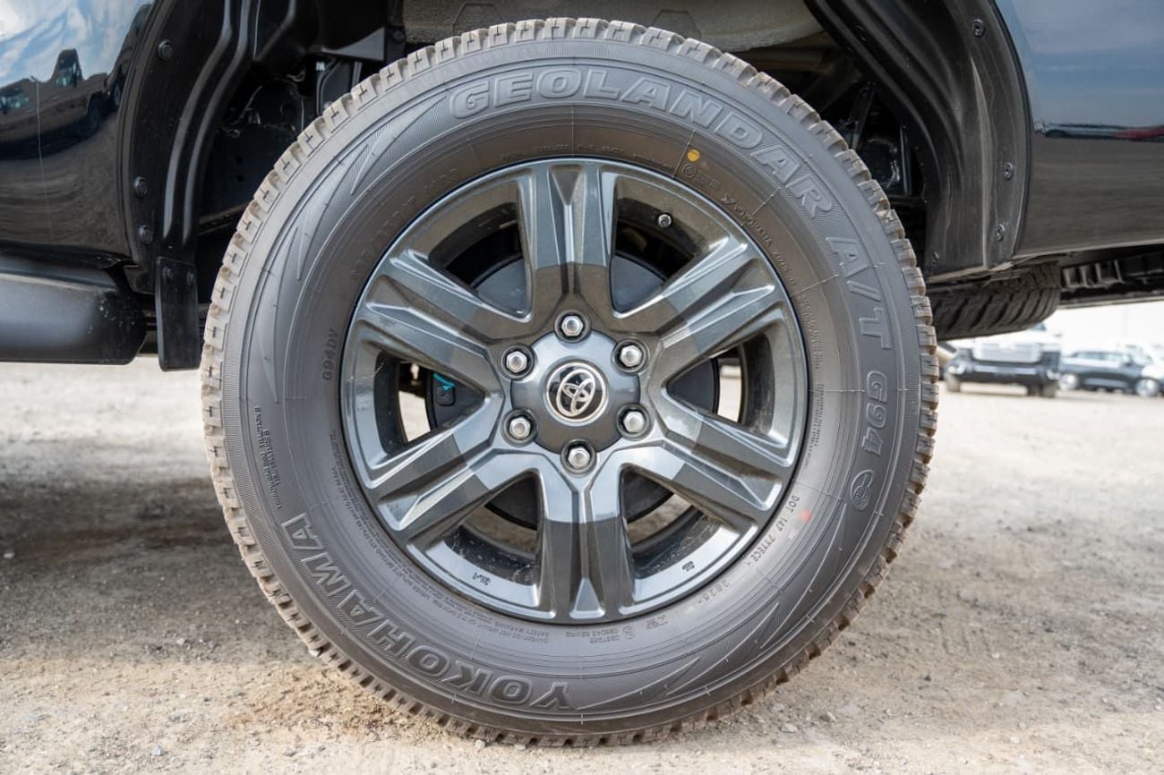 تويوتا هيلوكس SGLX 2.7L 4x4 Double Cabin, Petrol, Full Option Automatic