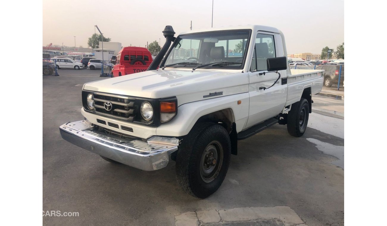 تويوتا لاند كروزر بيك آب TOYOTA LAND CRUISER PICK UP RIGHT HAND DRIVE (PM1341)