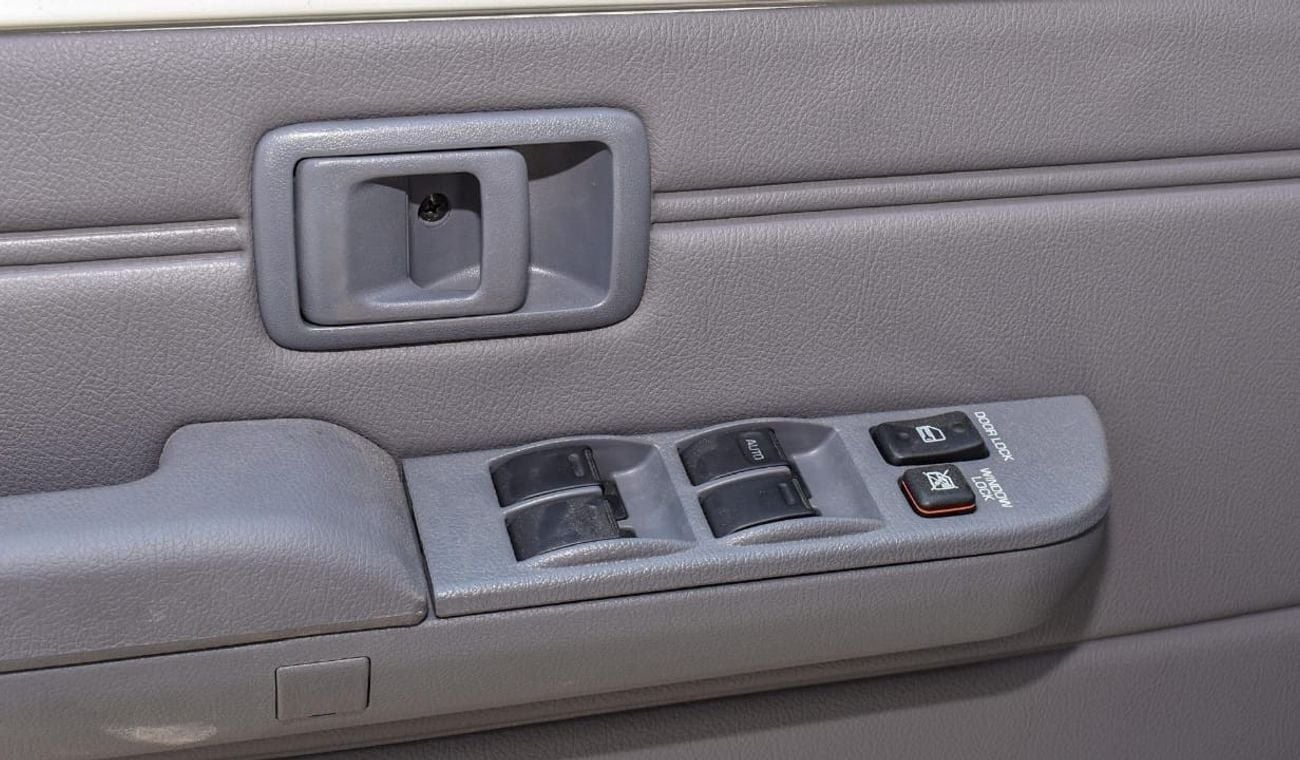 Toyota Land Cruiser 70 HZJ76 4.2L Diesel MT 2025YM