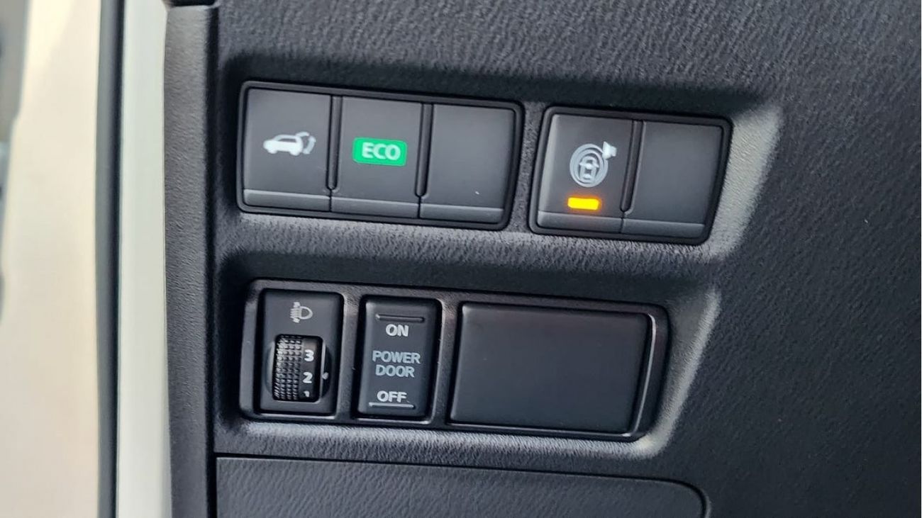 نيسان باترول LE Platinum / V 8 / GCC Specs / Single Owner / Under Warranty