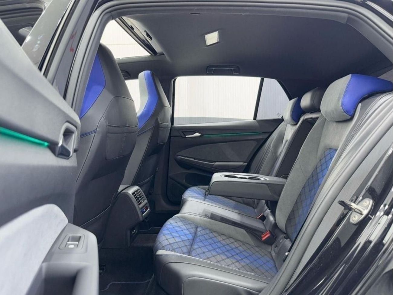 Volkswagen Golf R Performance 2023 Volkswagen Golf R Performance, 5 Years VW Warranty + Service Pack, Low Kms, GCC