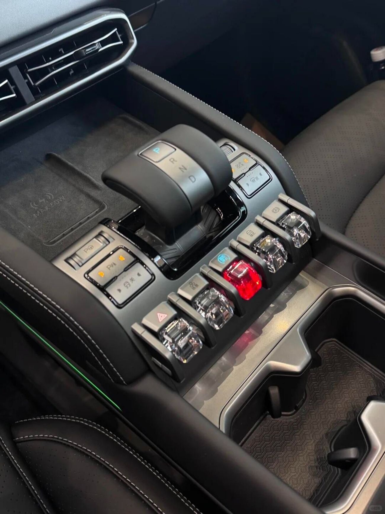 بي واي دي ليوبارد تيتانيوم 3 501KM 4WD Max version