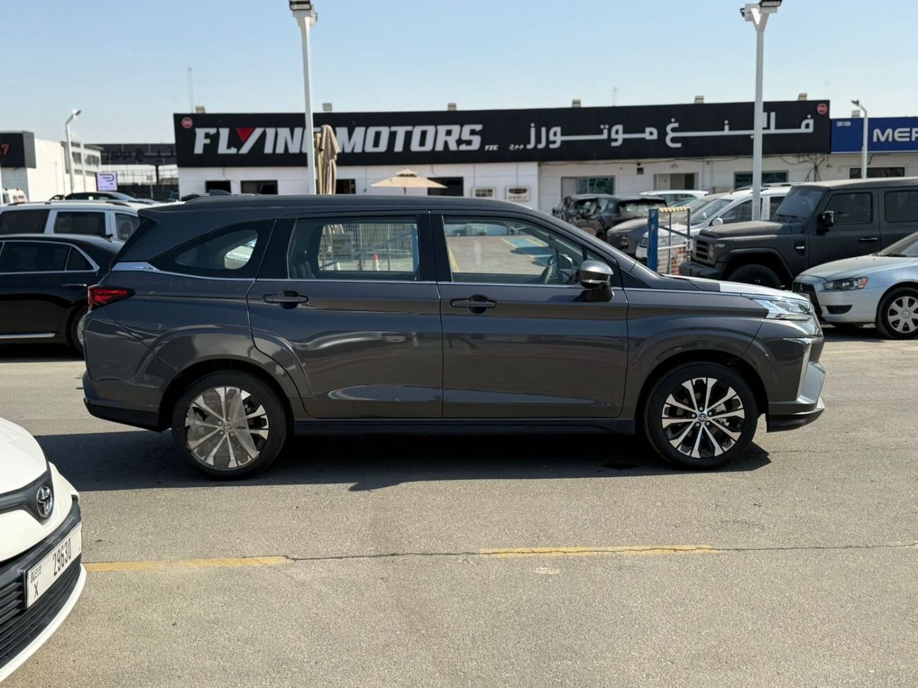 تويوتا فيلوز VELOZ - V Full Option 1.5L 4 Cylinders - 7 Seats 2025 Model