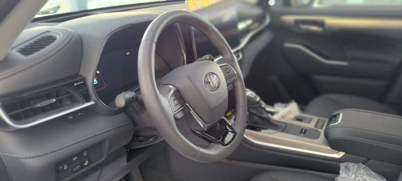 Toyota Highlander TOYOTA HIGHLANDER LIMITED WITH JBL & PANAROMIC ROOF