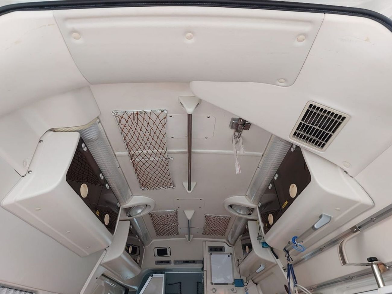 Toyota Hiace TOYOTA HIACE VAN AMBULANCE RHD 2015 MODEL 2.7 L PETROL AUTOMATIC(PM15128)