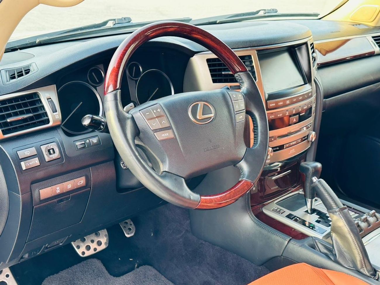 Lexus LX 570
