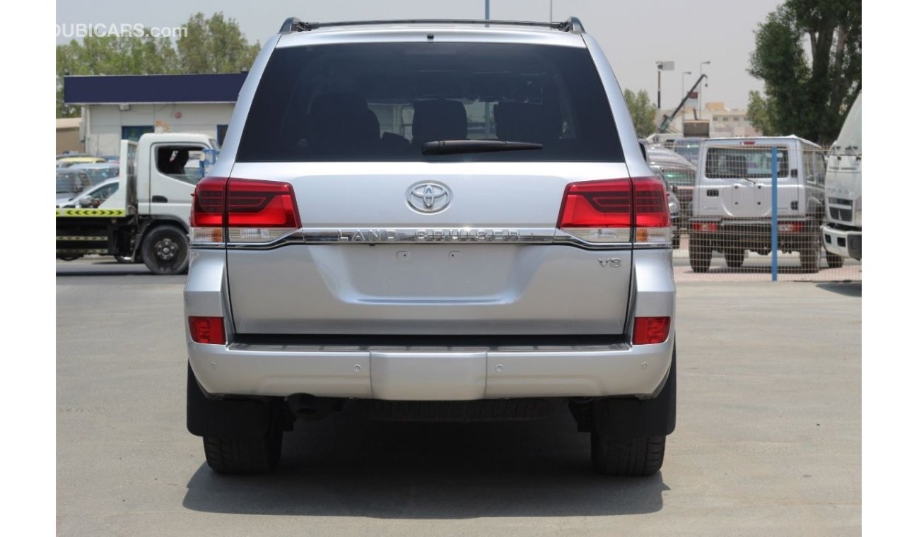 Toyota Land Cruiser 5.7 V8 - 2020 Model available for local and export. EXPORT PRICE GIVEN
