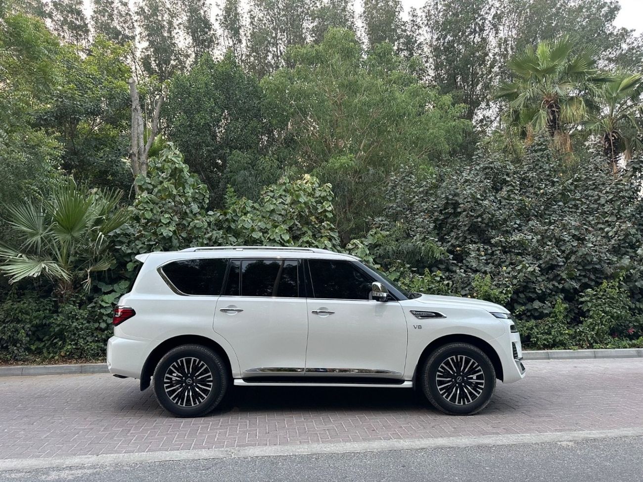 Nissan Patrol LE Platinum 5.6L | V8 400 HP | 2023 | GCC Specs | Full Options | Perfect Condition | Low Mileage