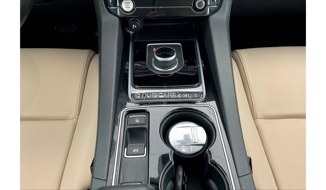 Jaguar F-PACE Pure