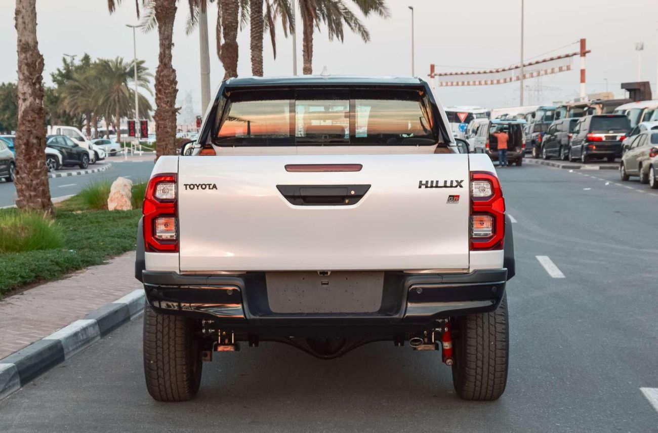 تويوتا هيلوكس GR Sport 4.0L