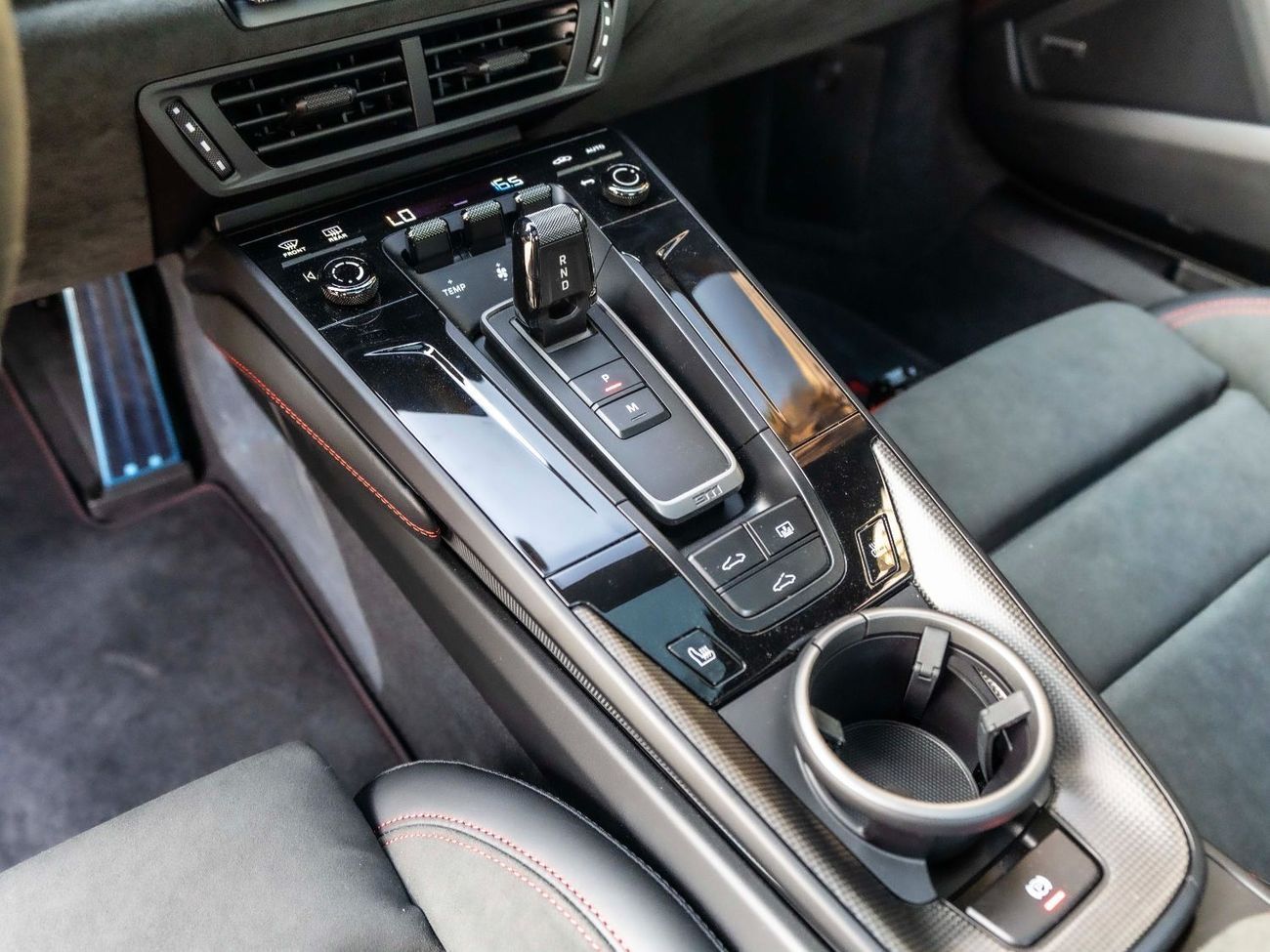 Porsche 911 Carrera GTS