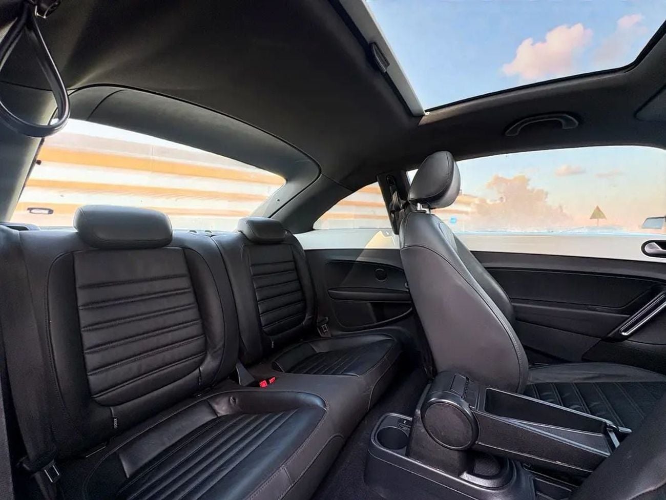 Volkswagen Beetle !! EID SALE !! 1 YEAR FREE WARRANTY !!  VOLKSWAGEN BEETLE 2.0 TSI A/T | 2015 | GCC SPECS