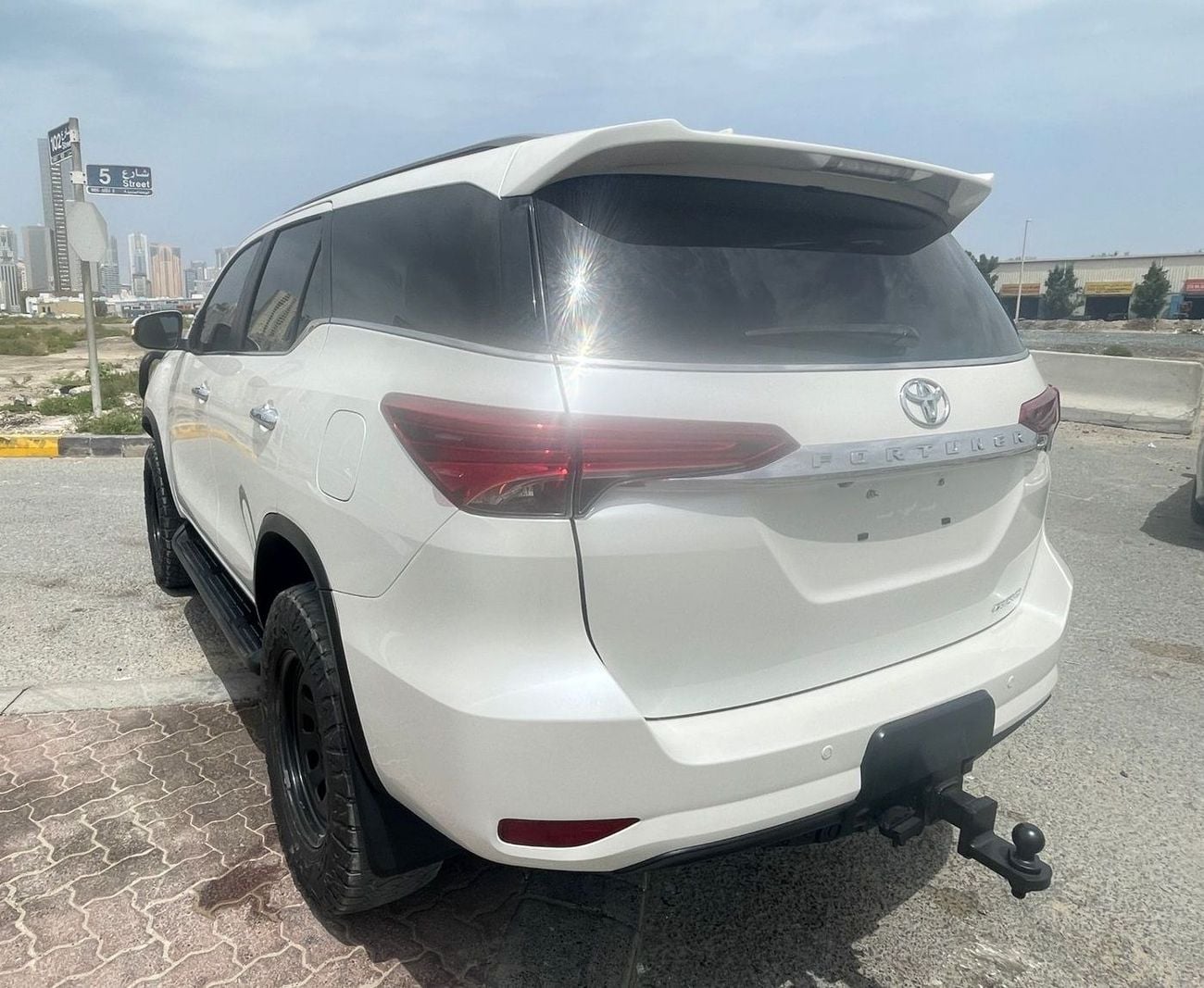 تويوتا فورتونر diesel 2.8 liter ,Right hand drive 2017 Model ,only for export available