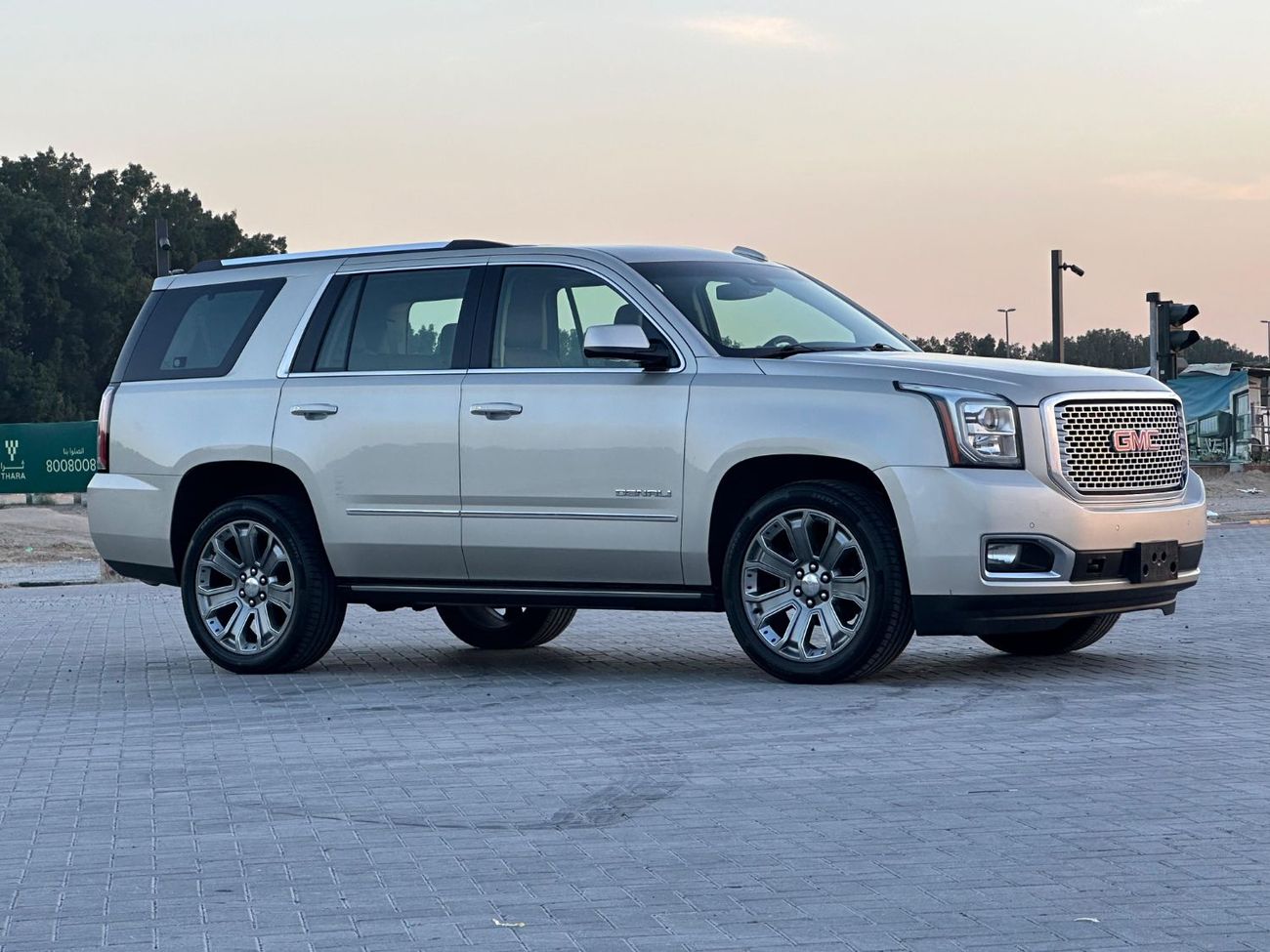 GMC Yukon Denali 6.2L (8 Seater)