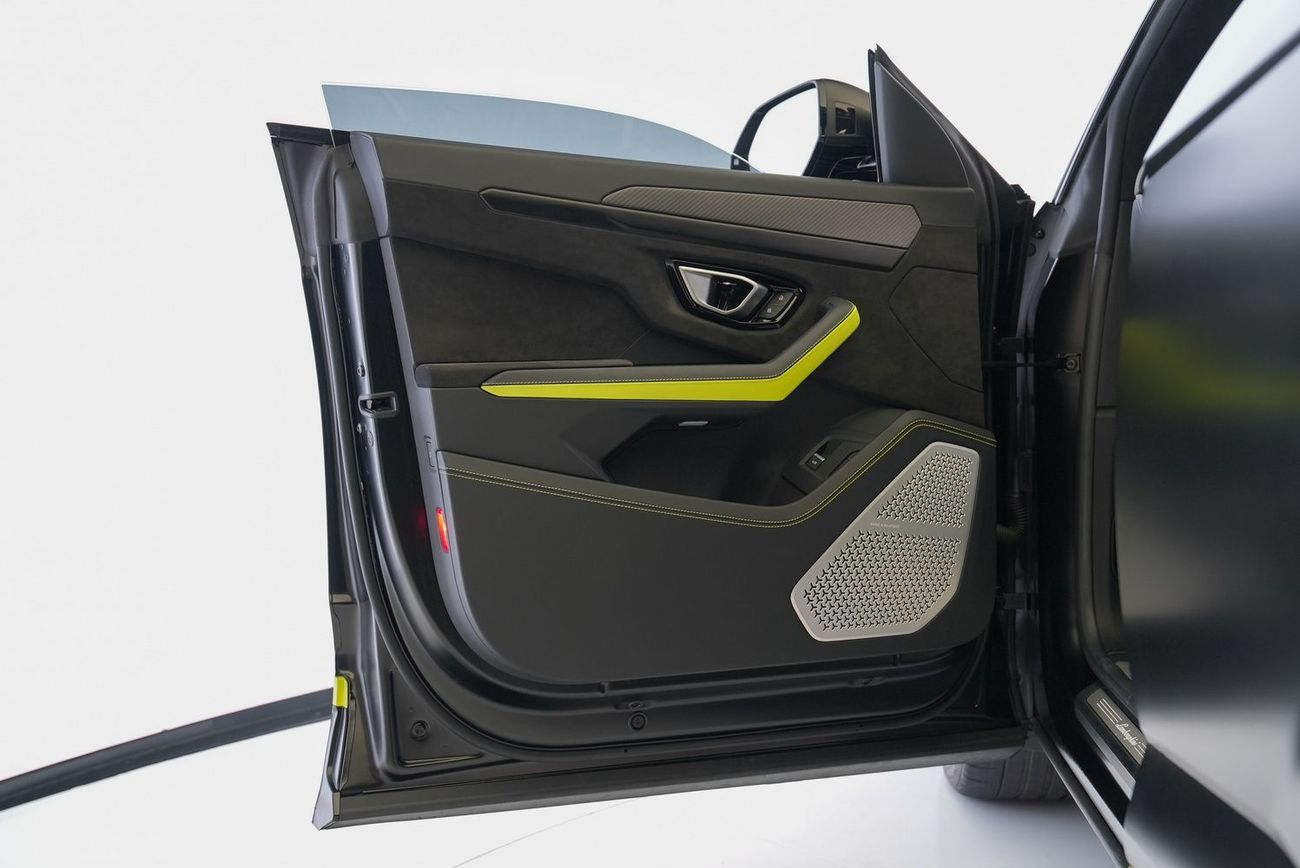 Lamborghini Urus STD 4.0T V8