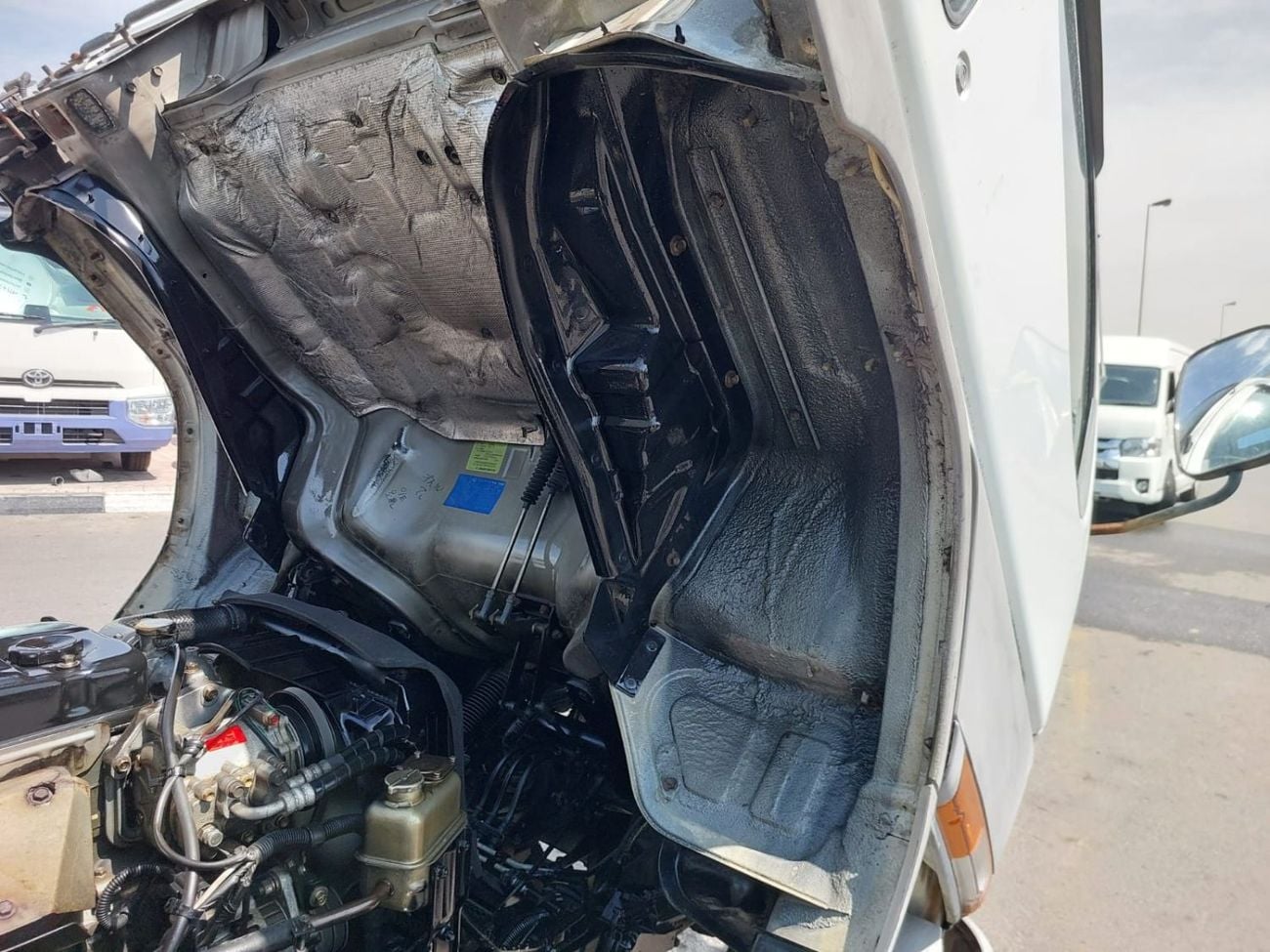 ميتسوبيشي فوسو كانتير (RAMADAN OFFER) MITSUBISHI CANTER TRUCK RHD 1997 MODEL 4.5 L DIESEL MANUAL(PM20794)