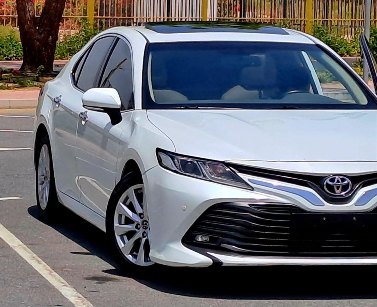 تويوتا كامري SE 2.5L (181 HP)