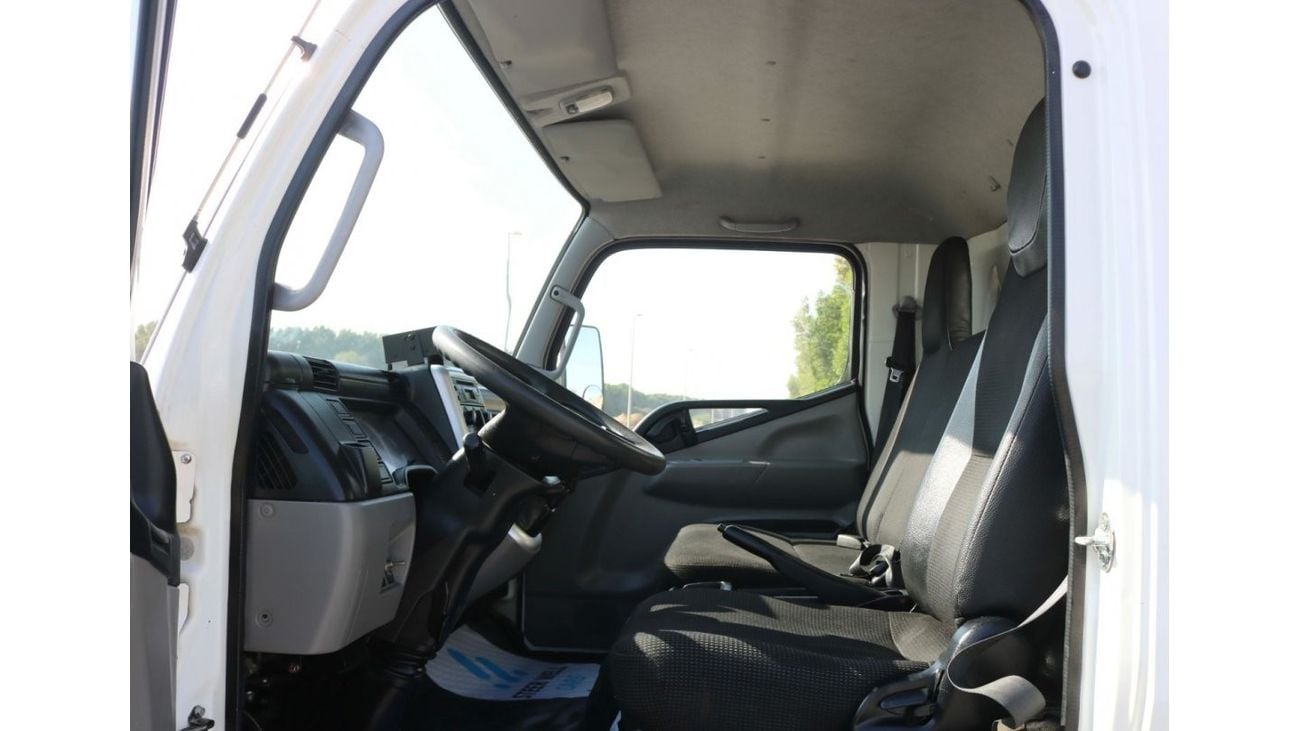 Mitsubishi Fuso Canter 2017 | CANTER 3.5 TON CHILLER WITH GCC SPECS AND EXCELLENT CONDITION