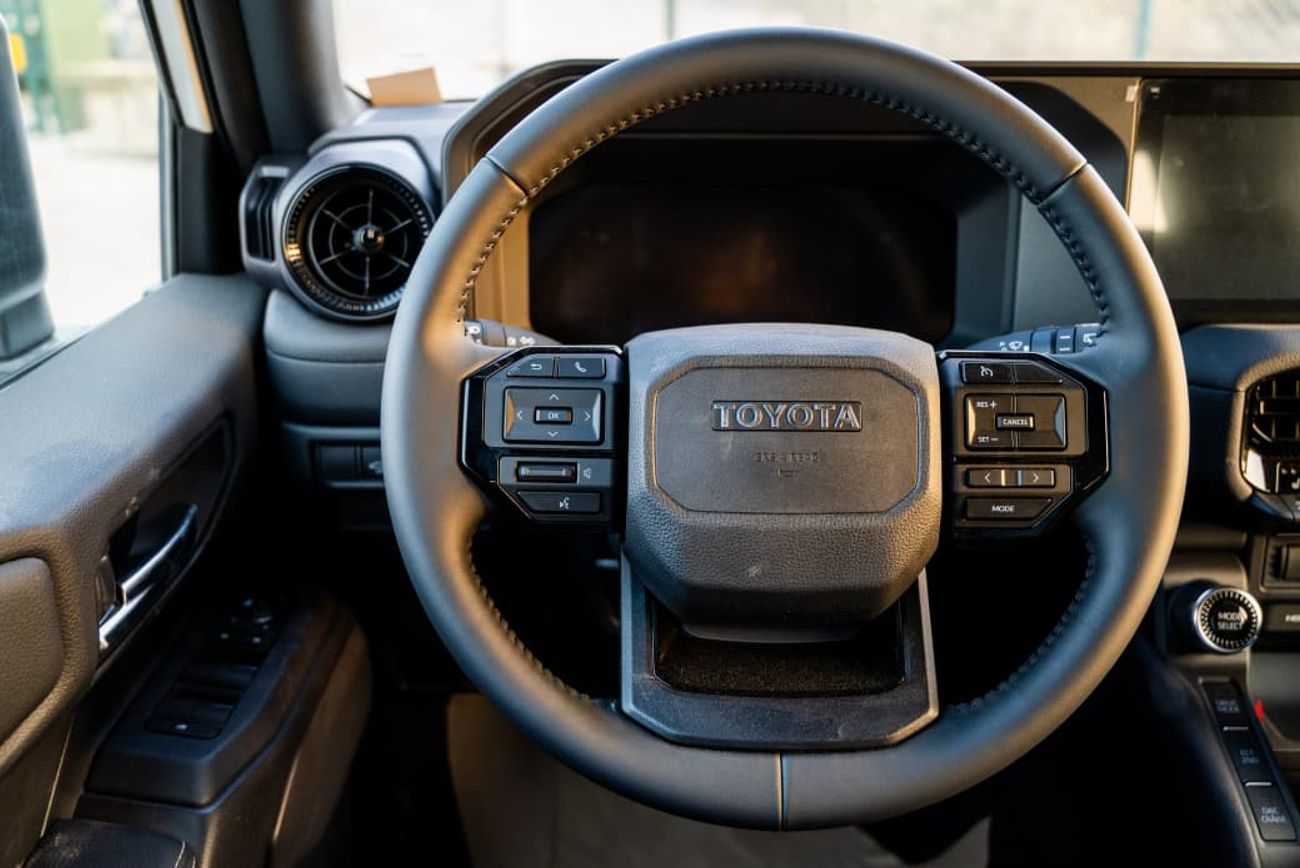 Toyota Prado 2024 Toyota Prado All-Rounder (with Sunroof & Coolbox) J250 7-Seater 2.8L Turbo 4-Cyl Diesel A/T 4WD