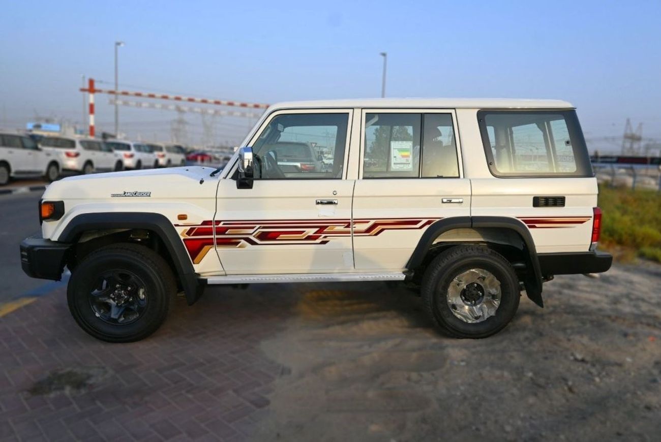 تويوتا لاند كروزر 70 TOYOTA  LAND CRUISER HARDTOP LC76 4.0L 2024