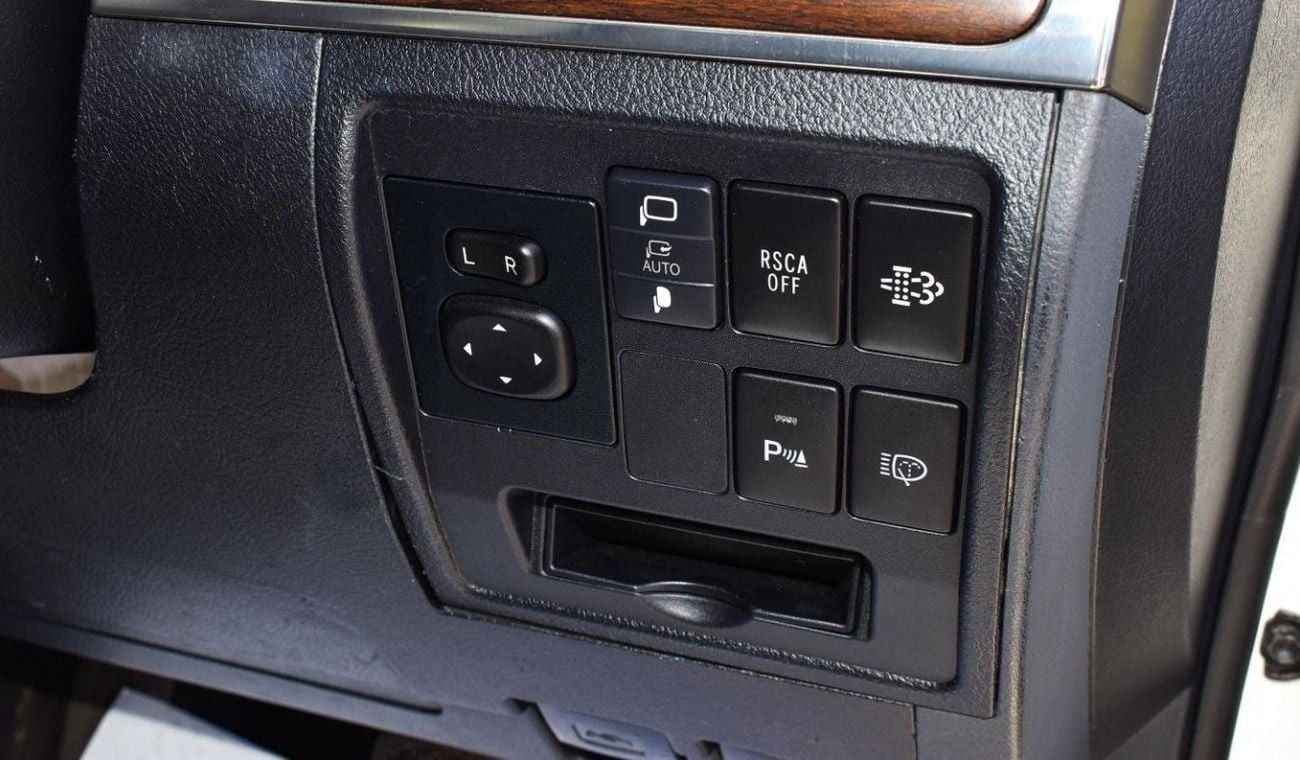 Toyota Land Cruiser V8 4.5L Diesel (Right Hand)