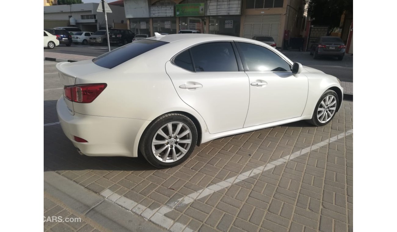 Lexus IS250 pearl white color