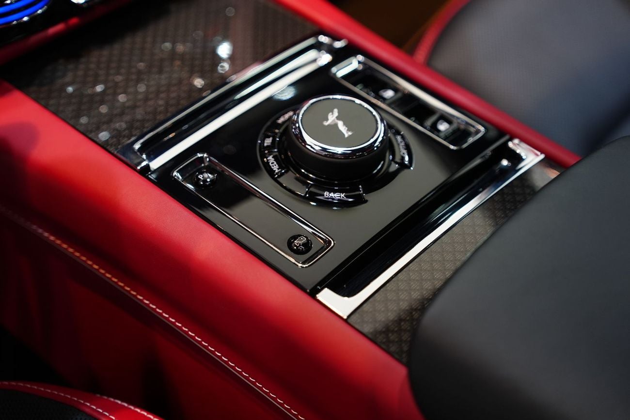 رولز رويس سبيكتر Black Badge, Bespoke Audio, Starlight, Dealer Warr + Serv!!