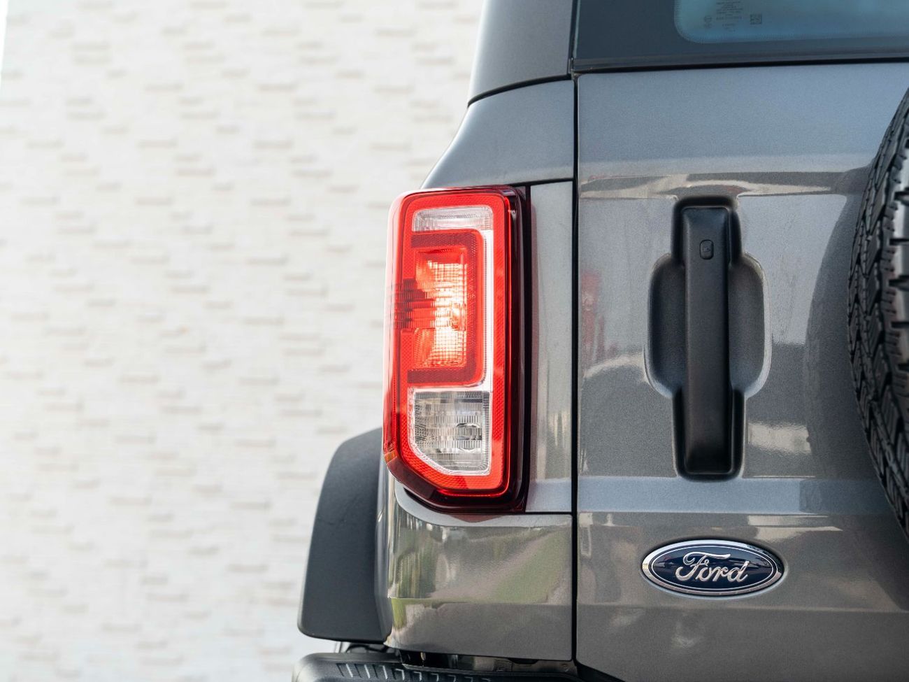 Ford Bronco Big Band 2.3L (5 Seater)