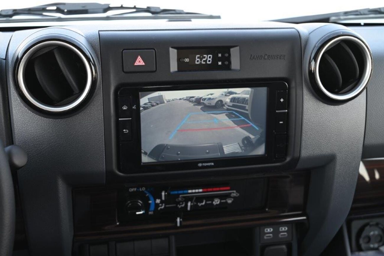 تويوتا لاند كروزر 70 76  LX-Z V8 4.5L TURBO Manual