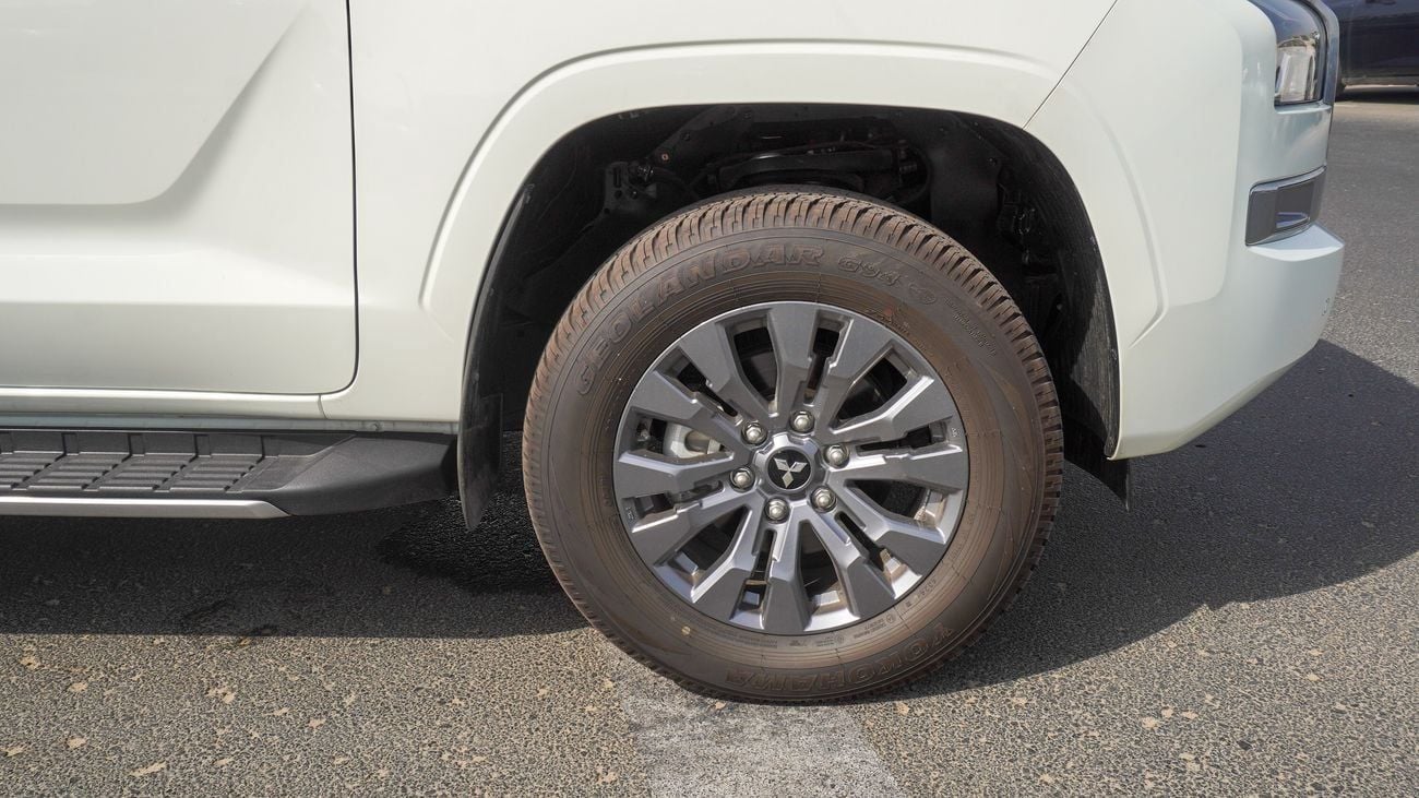 Mitsubishi L200 Brand New Mitsubishi L200 GLS 2025 Export 2.5L 4WD M/T|White/Black|L200-GLS-AT-25|