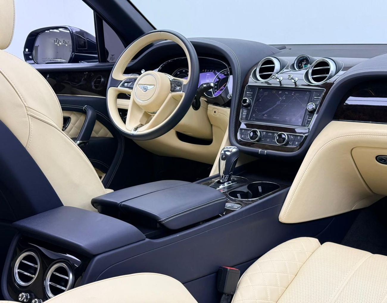 Bentley Bentayga Signature Edition 2017 Bentley Bentayga W12 Signature, Service History, Excellent Condition, Full PP