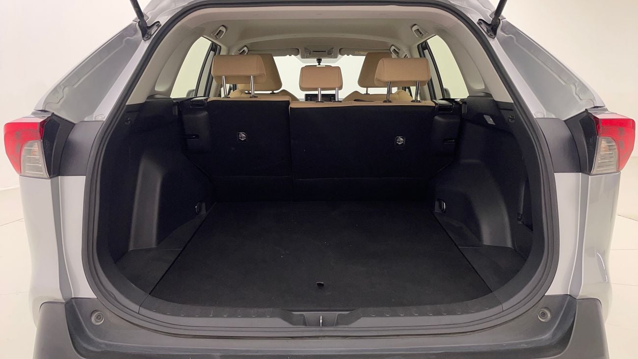 تويوتا راف ٤ EX 2.5 | بدون دفعة مقدمة | اختبار القيادة في المنزل