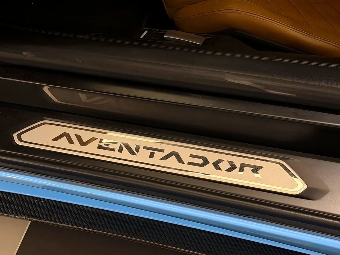 لامبورغيني أفينتادور LP 700-4 GCC Specs