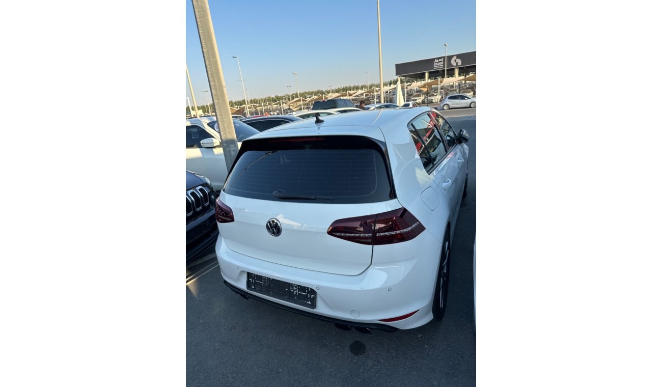 Volkswagen Golf R