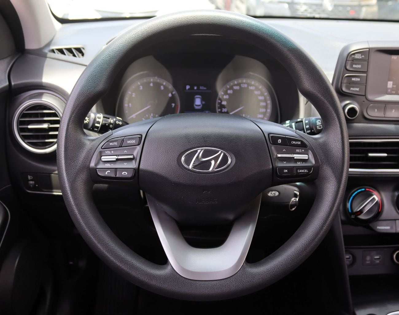 Hyundai Kona SE