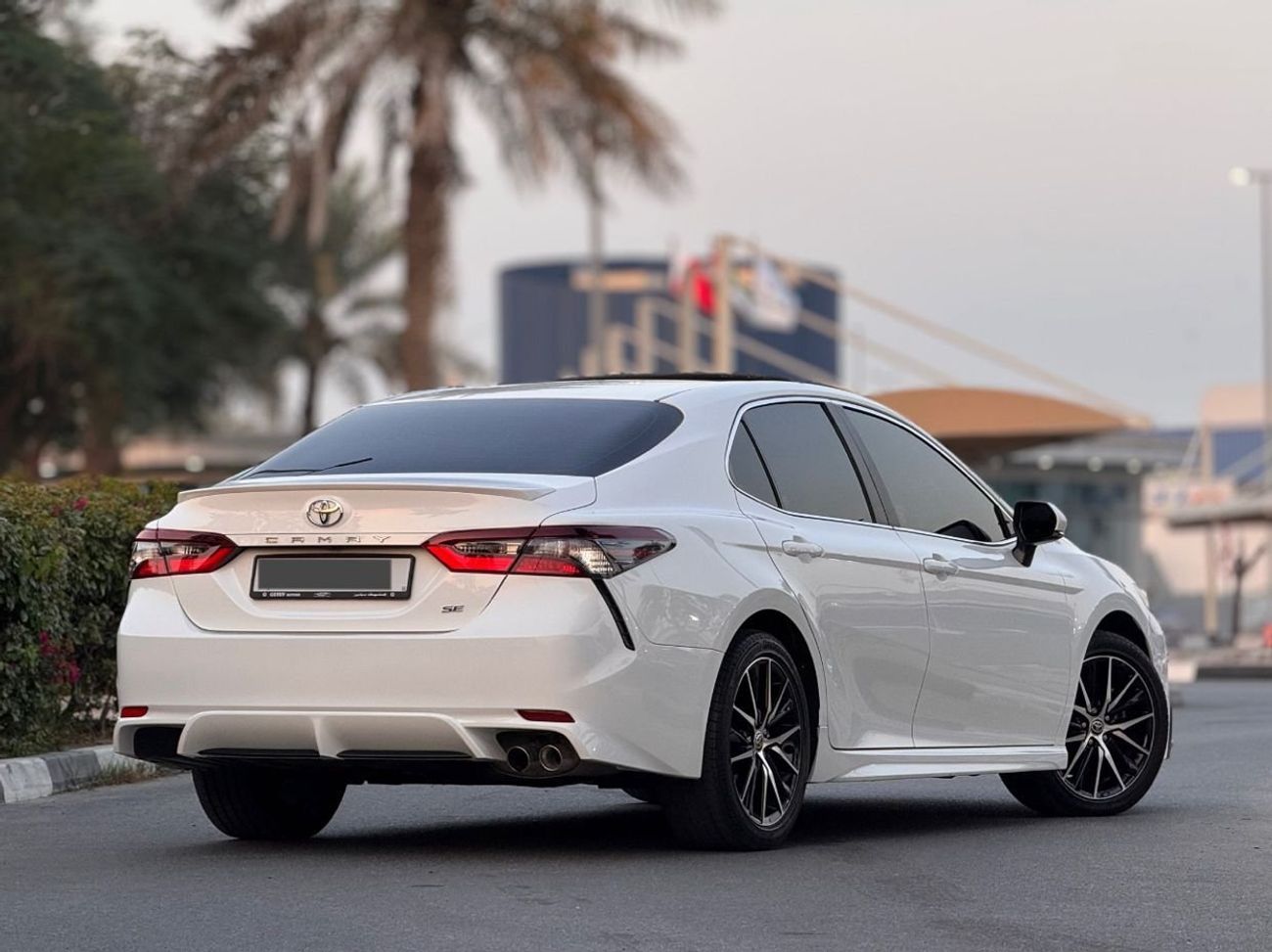 تويوتا كامري SE 2.5L (181 HP)