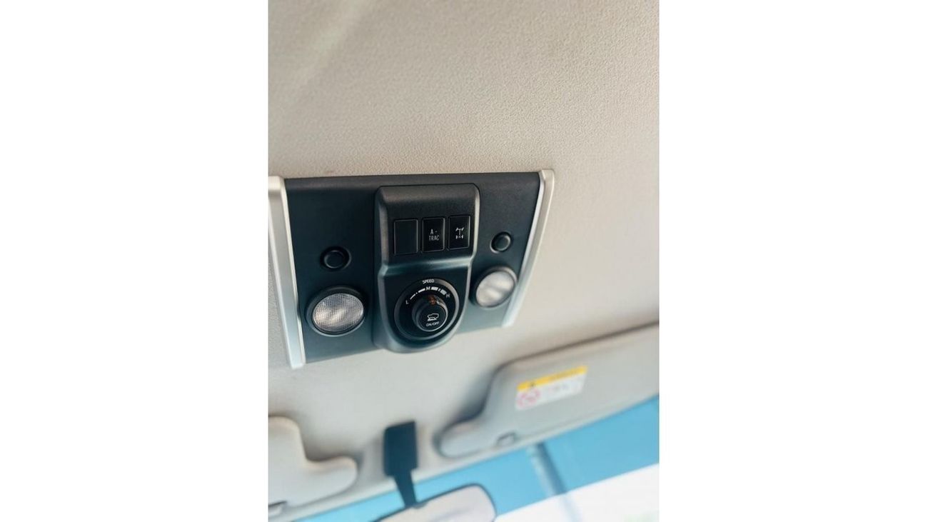 Toyota FJ Cruiser Accident free,First owner,Agency Maintained.Climate,Under warranty