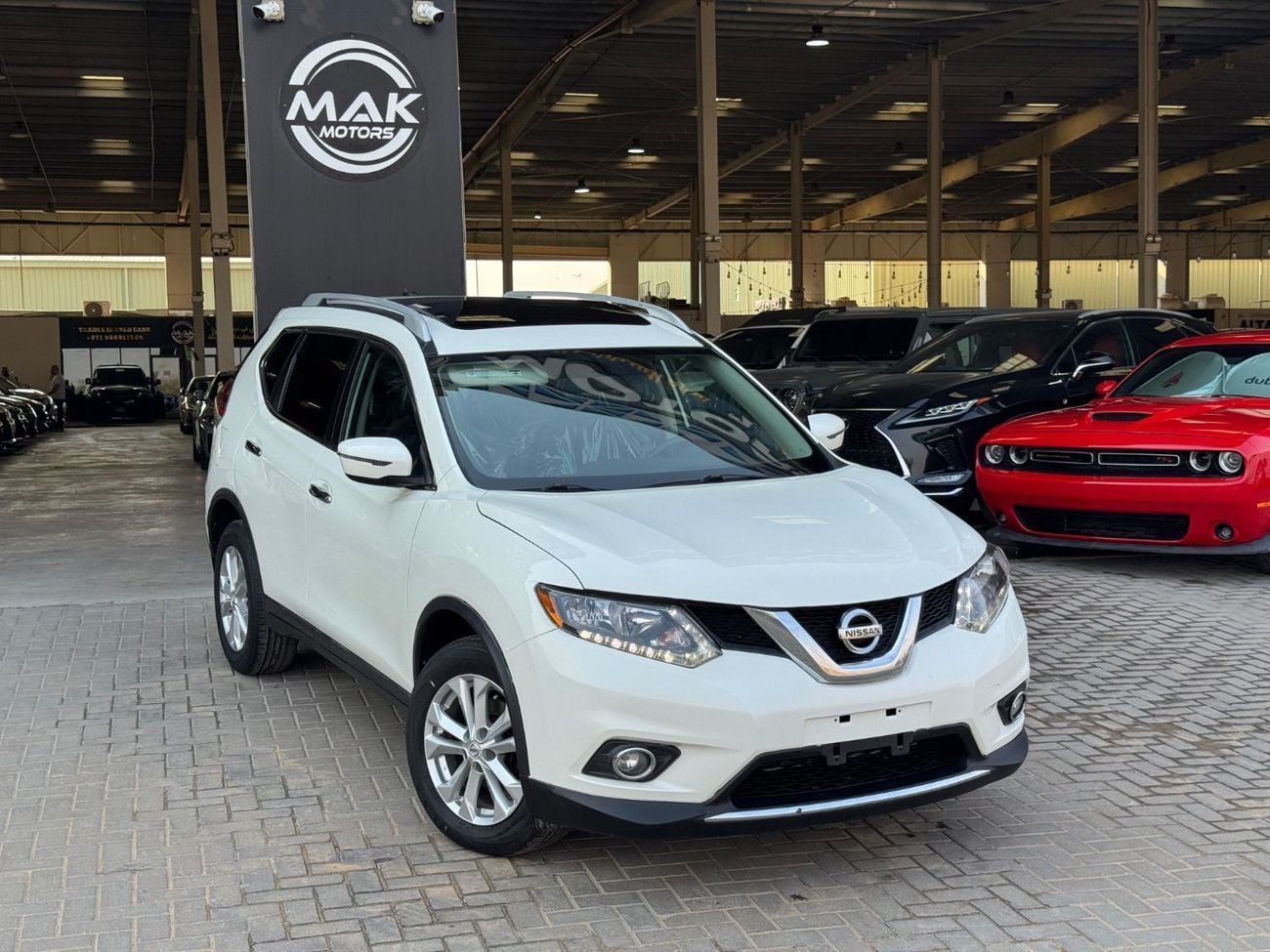Nissan Rogue  V4 2.5L / PANORAMIC SUNROOF / BIG SCREEN / 4X4 / RIMS / IN PERFECT CONDITION