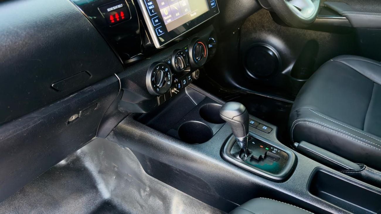 تويوتا هيلوكس 2019 | 2.8L DIESEL ENGINE | AT | RHD | PREMIUM BLACK LEATHER SEATS | ROOF MOUNTED LED LIGHTS | ROLL