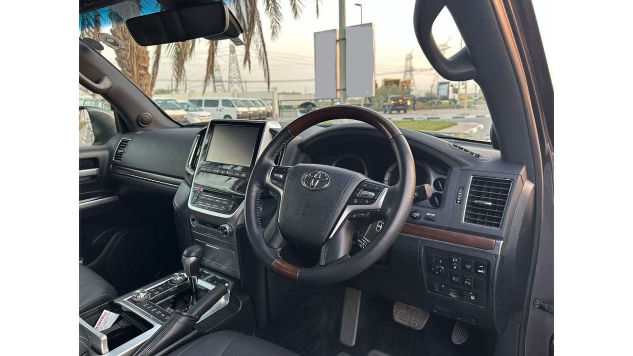 Toyota Land Cruiser ZX | MODIFIED TO LC300 GR SPORTS | 2017 | RHD | 4.6L PETROL | SUNROOF | 360 VIEW CAMERA