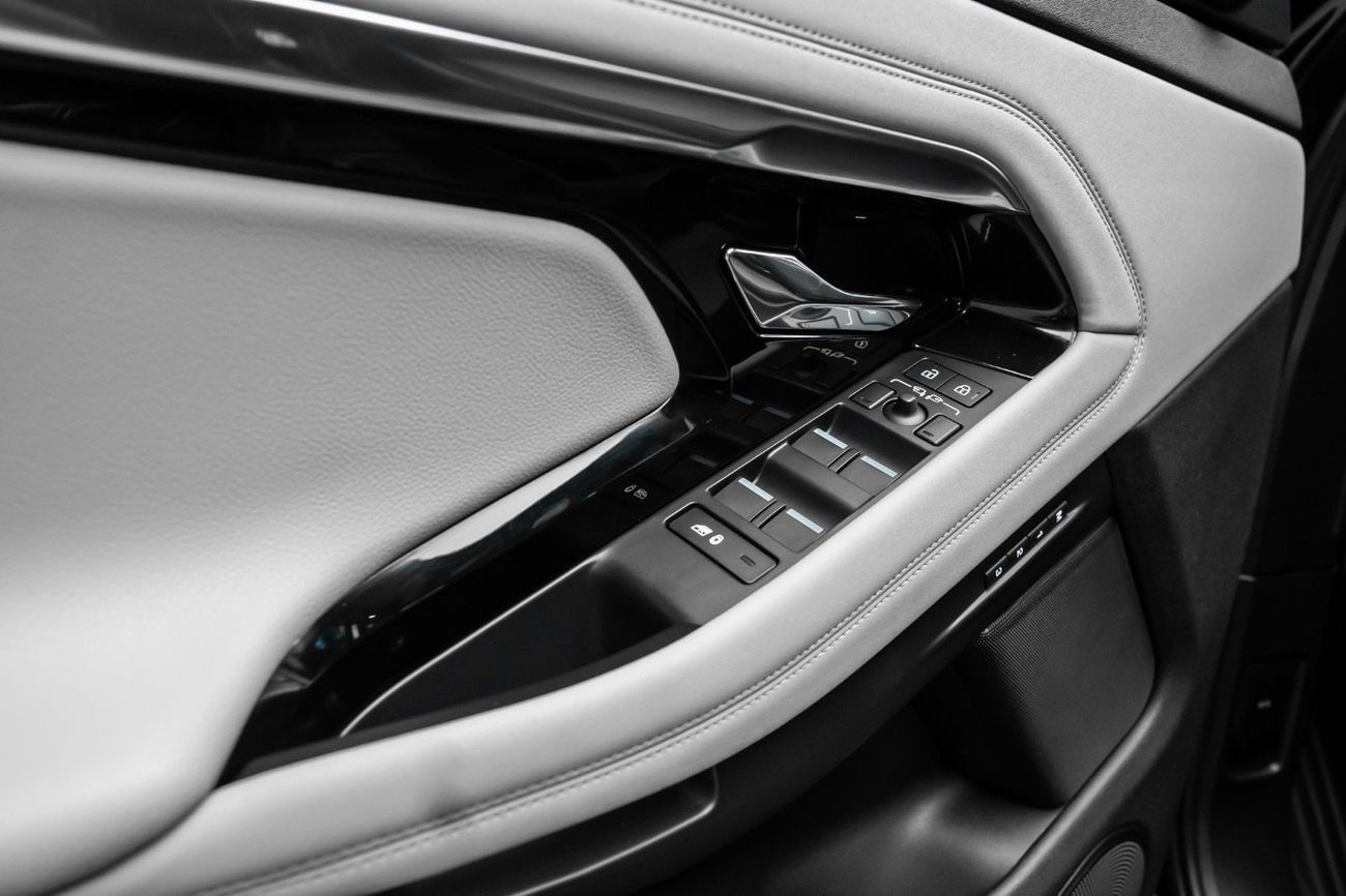 Land Rover Range Rover Evoque P200 R-Dynamic SE 2.0L