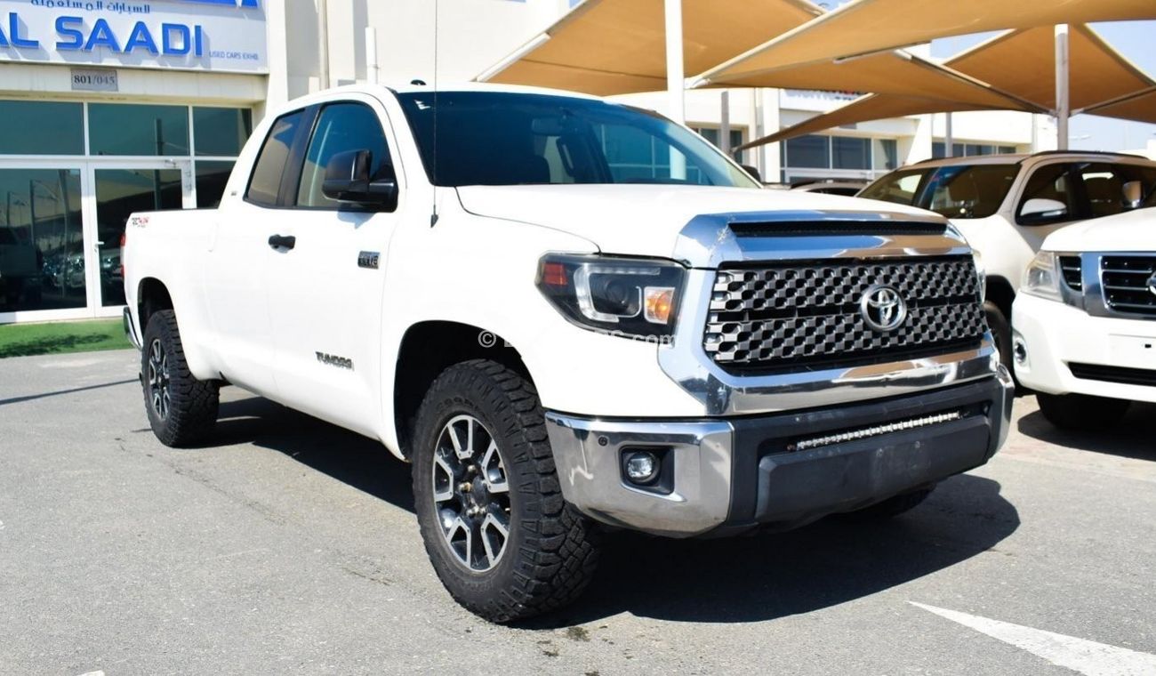 Used Toyota Tundra 2014 for sale in Dubai - 581179